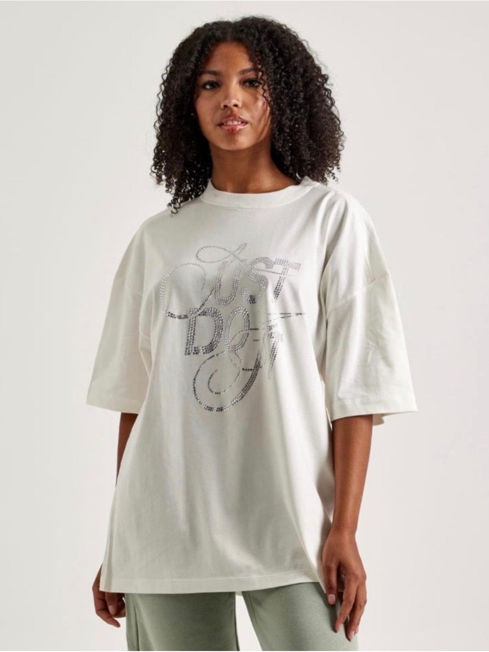 Nike Rhinestone Embellished 'Just Do It' Oversized Tee - Light Cream